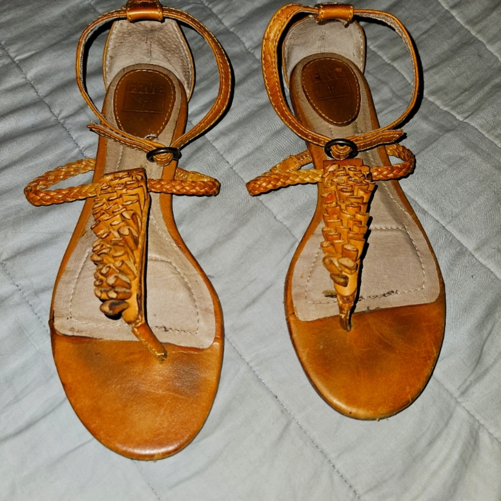 FRYE Yellow Brown Leather Sandals